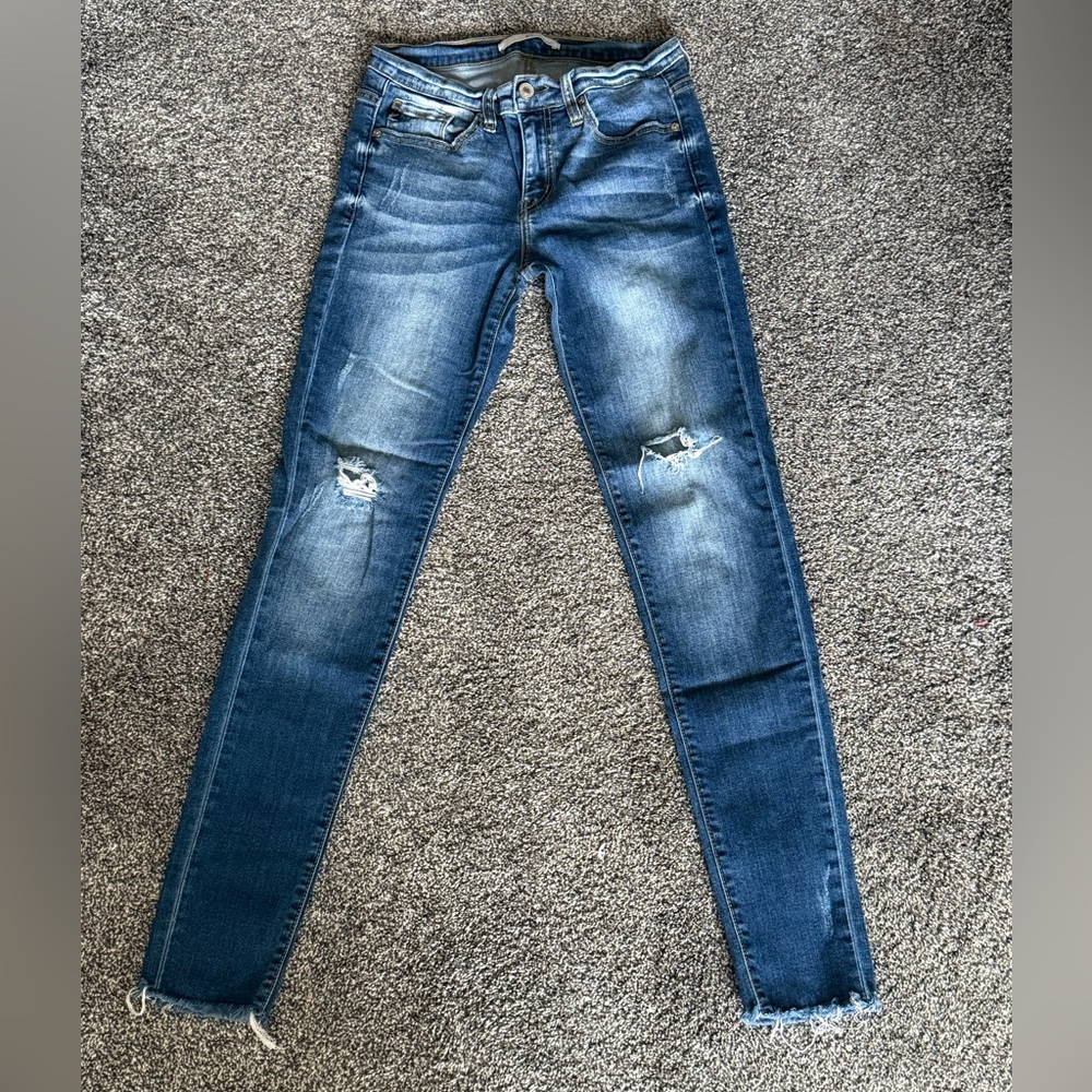 KanCan Distressed Skinny Jeans Women’s Size 27 Medium Wash Raw Hem Stretch Denim